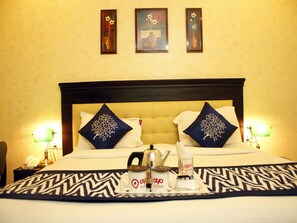 Standard Double or Twin Room, 1 Double Bed, Private Bathroom | In-room safe, desk, iron/ironing board, free WiFi