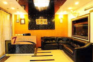 Lobby - OYO 615 Hotel 7 Hills Inn (Tirupati)