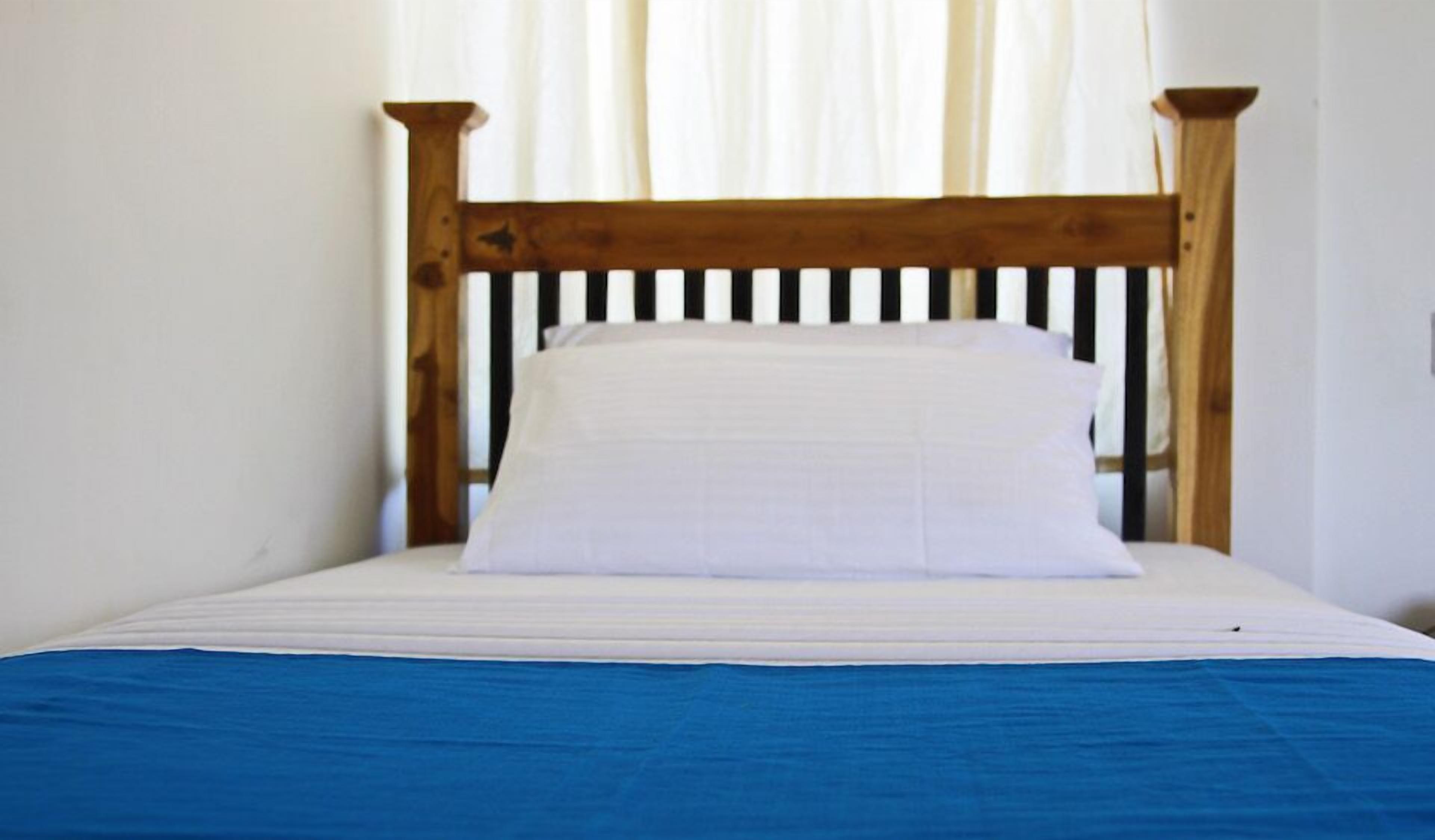 standard twin room, 1 bedroom | 1 bedroom, in-room safe, desk, iron/ironing board