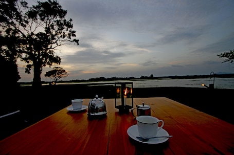 Outdoor dining. The Yala Camping