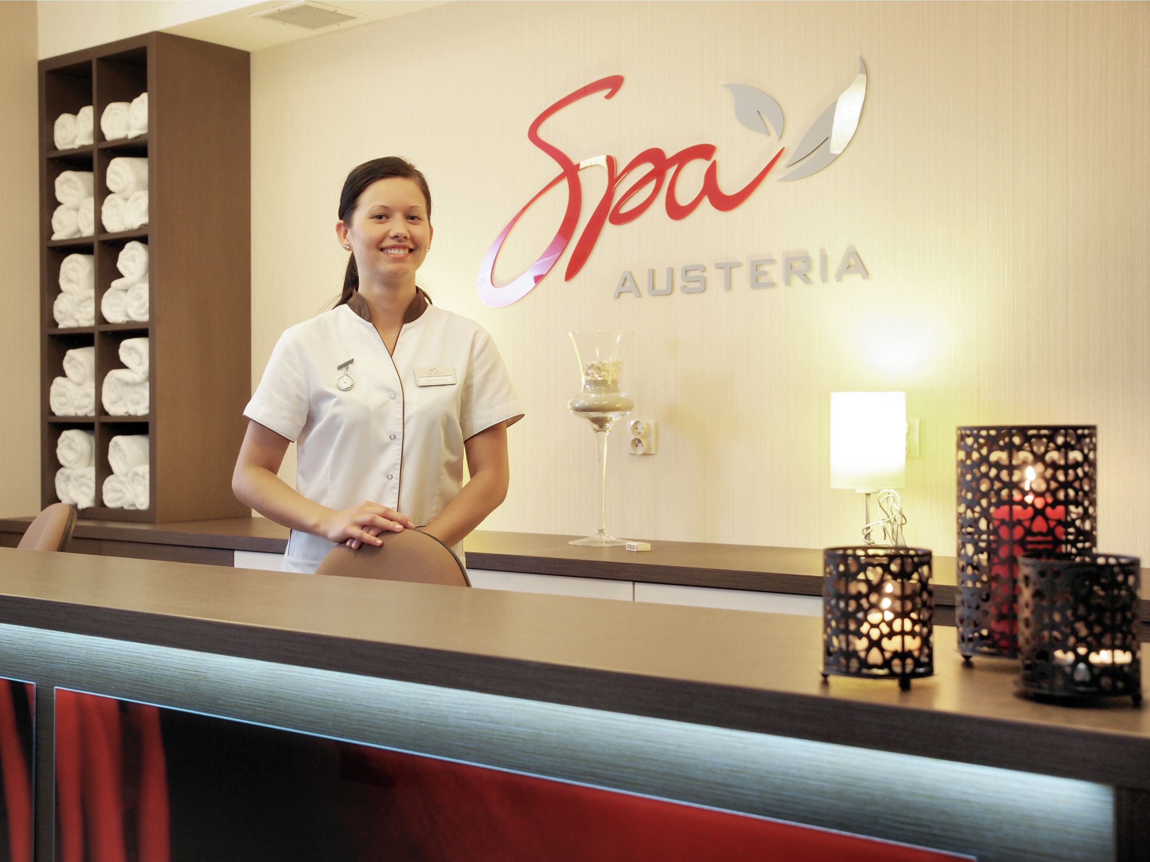 couples treatment room(s), sauna, hot tub, steam room, body treatments