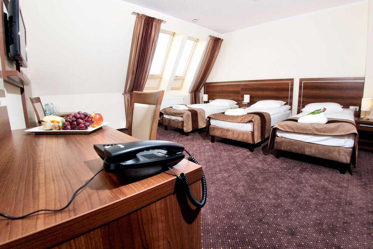 1 bedroom, premium bedding, in-room safe, desk