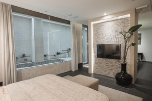 Down duvets, desk, rollaway beds, free WiFi - Motel Stars Motel (Taichung)