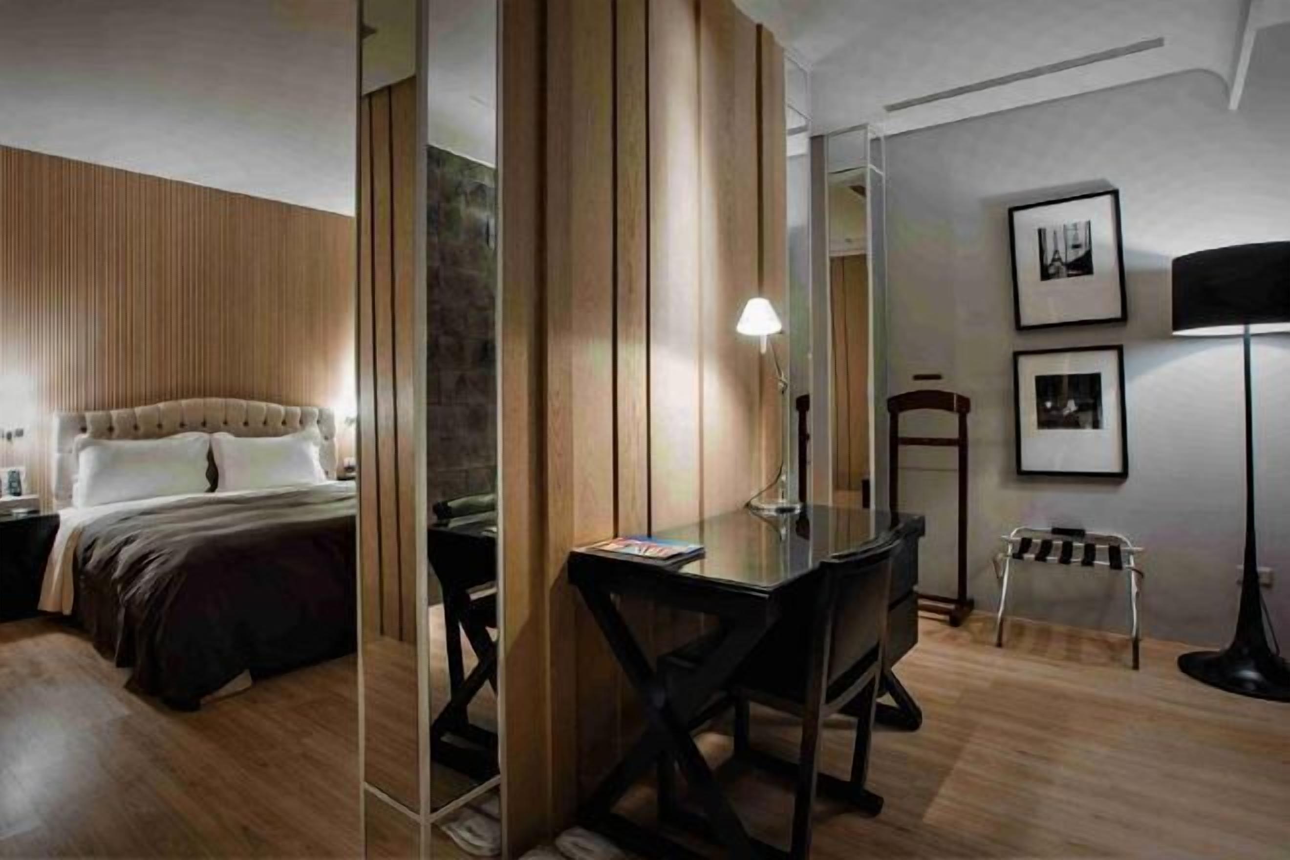 Edredón, escritorio, camas extra y wifi gratis 