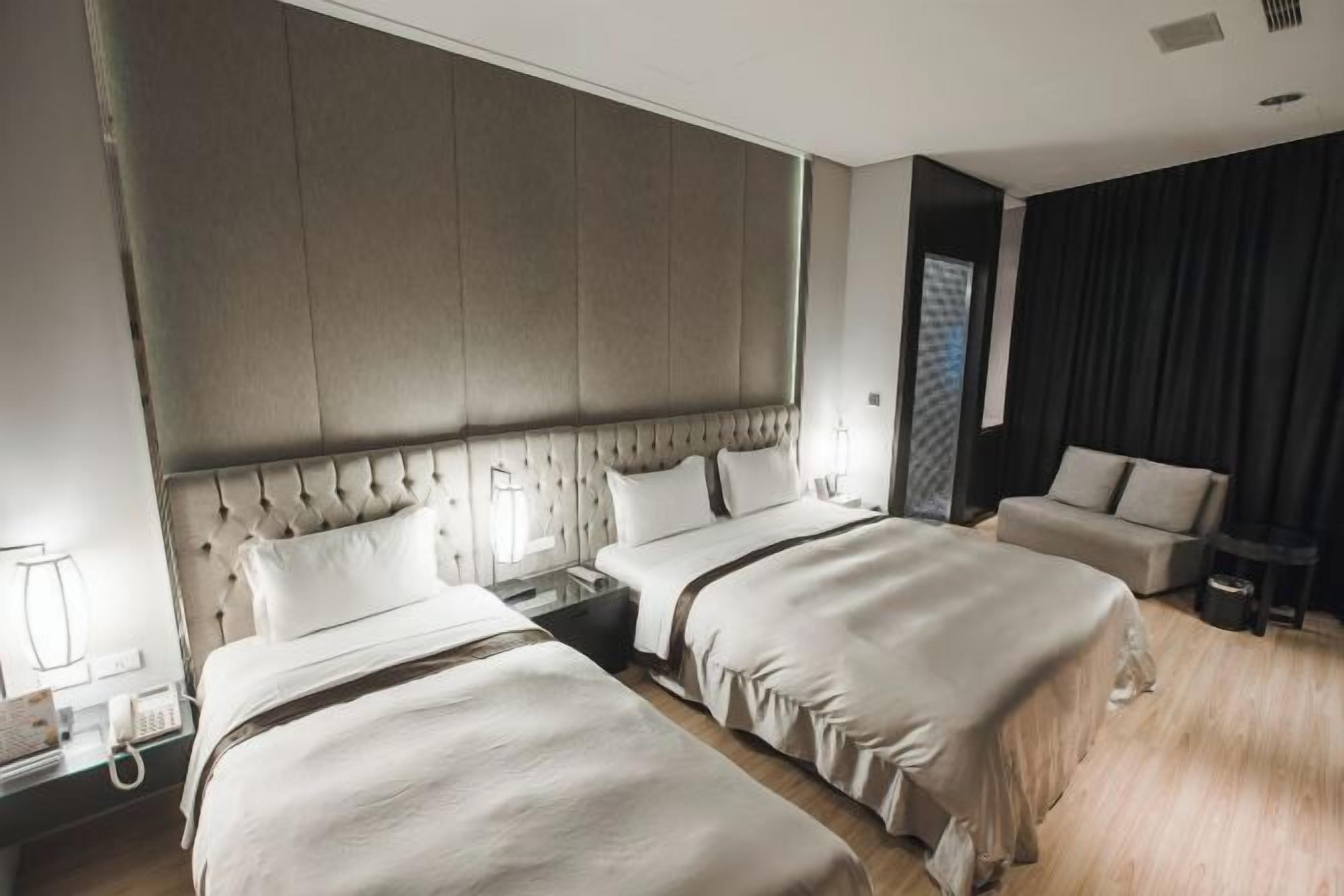 Down duvets, desk, rollaway beds, free WiFi