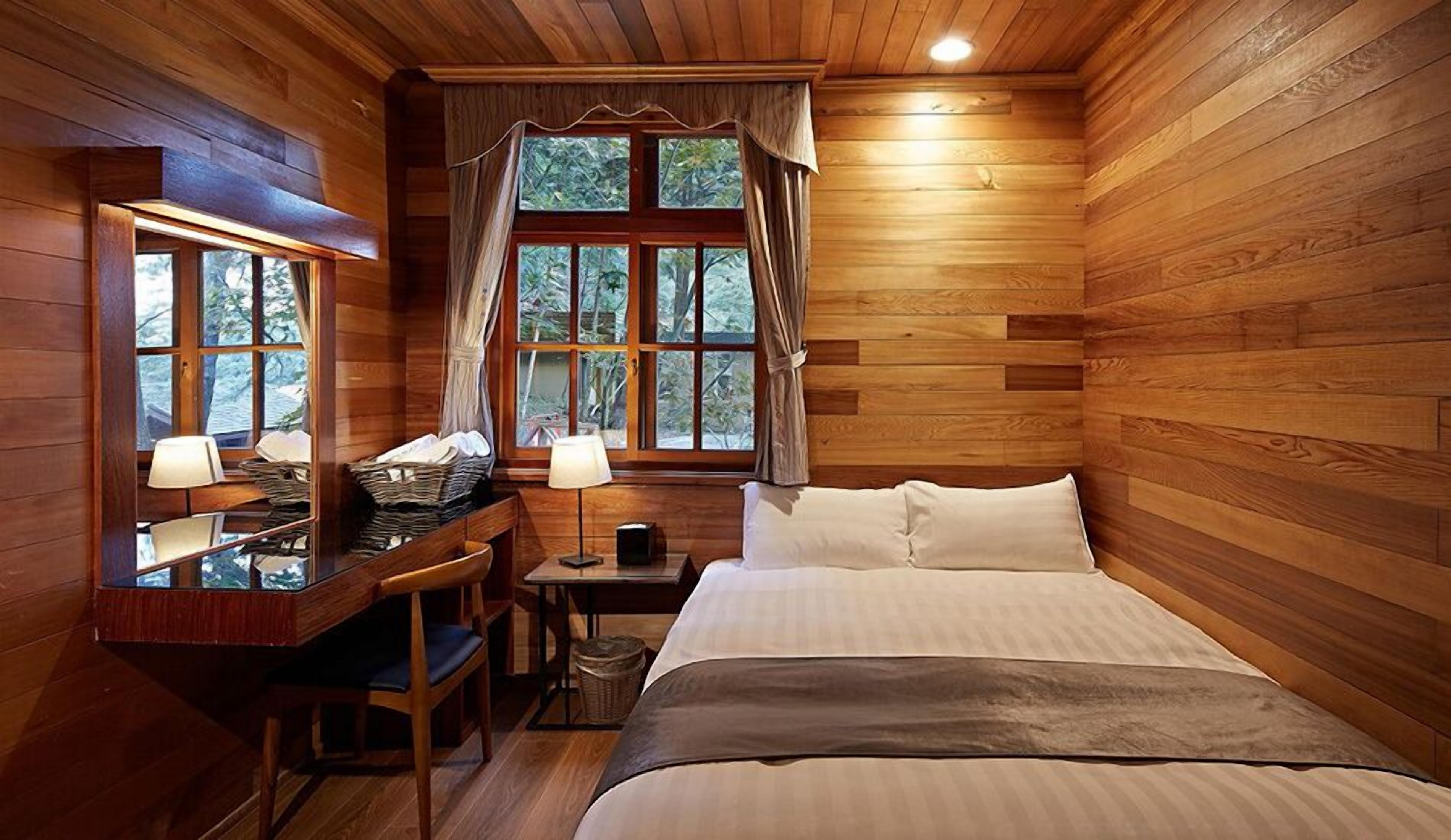 quadruple room (include dinner and breakfast) | premium bedding, down duvets, desk