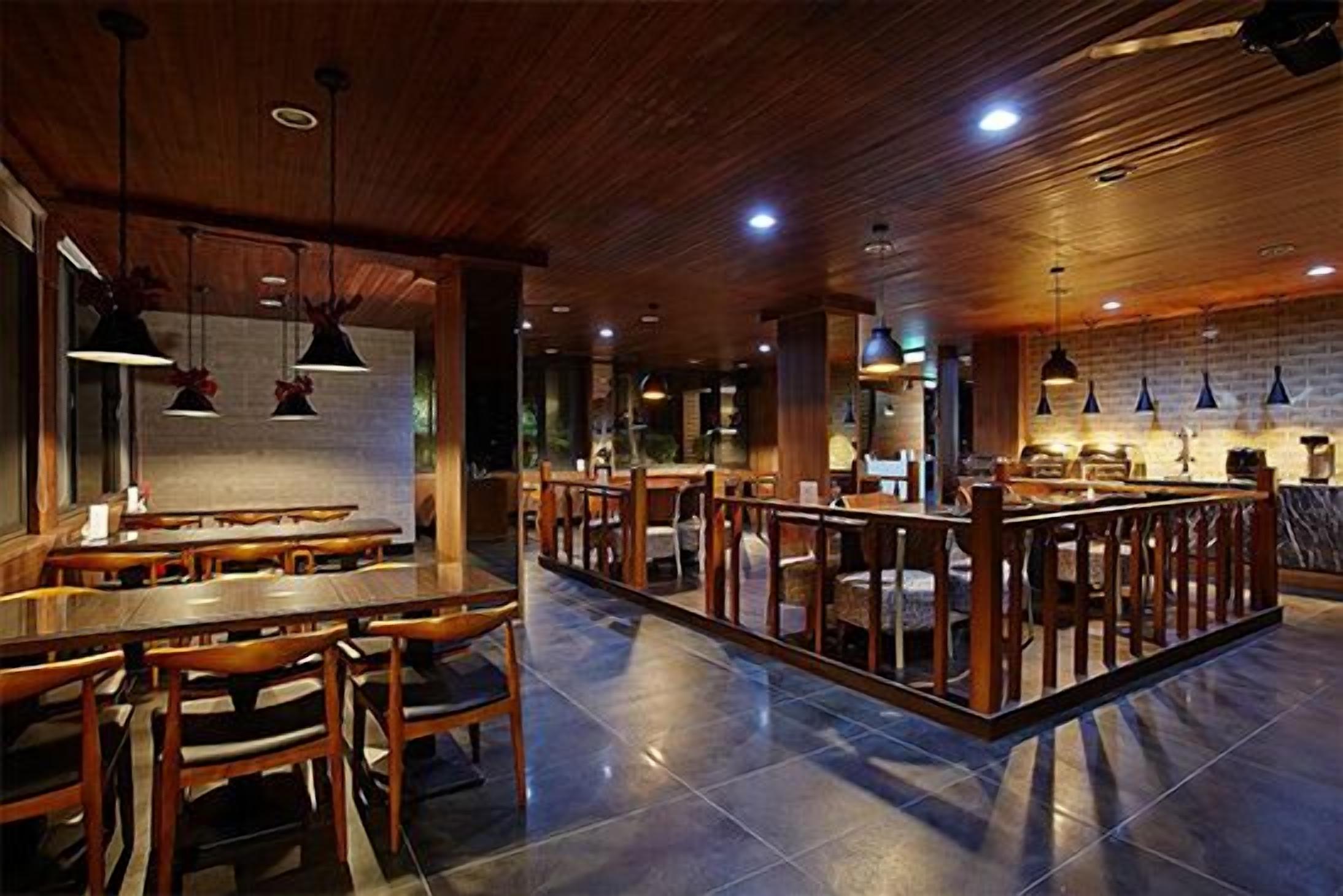 breakfast, lunch, dinner served; taiwanese cuisine, al fresco dining