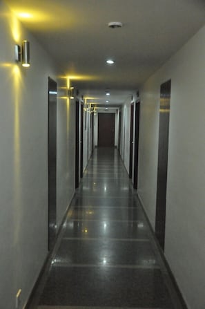 Hallway - Hotel Deviram Palace (Agra)