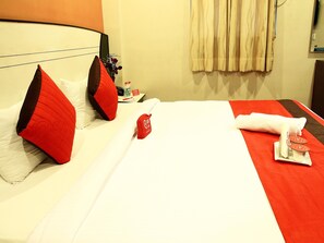 ห้องสแตนดาร์ดดับเบิลหรือทวิน, เตียงใหญ่ 1 เตียง, ห้องน้ำส่วนตัว | Wi-Fi ฟรี