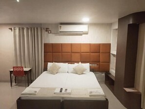 Executive Room - Hotel Eastern Plaza (Barasat)