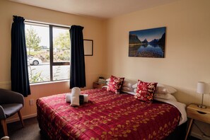 Chambre, salle de bains commune (Super King) | Accès au Wi-Fi (inclus), literie fournie