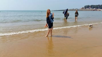 Beach nearby, white sand, beach shuttle