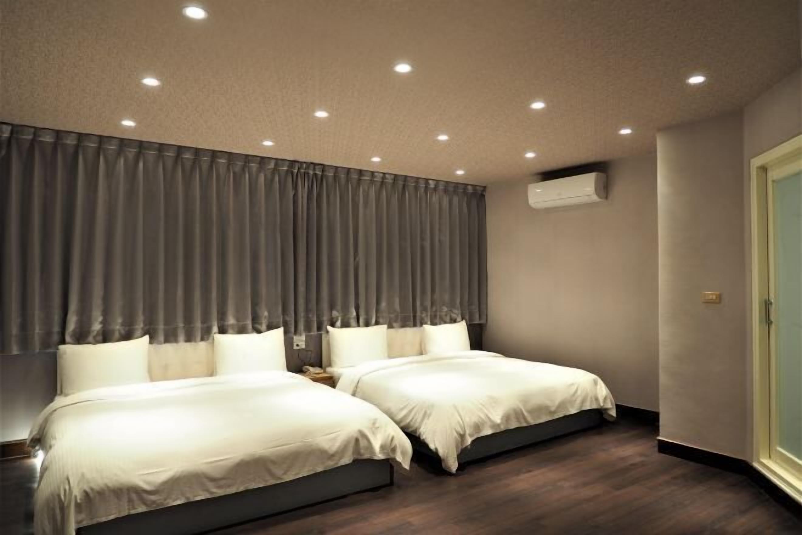 Down comforters, desk, free WiFi, bed sheets