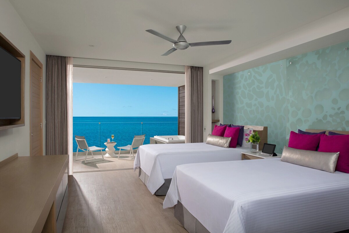 Xhale Club Junior Suite Ocean Front Whirlpool Double | 미니바, 객실 내 금고, 책상, 노트북 작업 공간