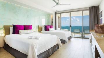 Xhale Club Junior Suite Ocean Front Whirlpool Double | Minibar, Zimmersafe, Schreibtisch, laptopgeeigneter Arbeitsplatz