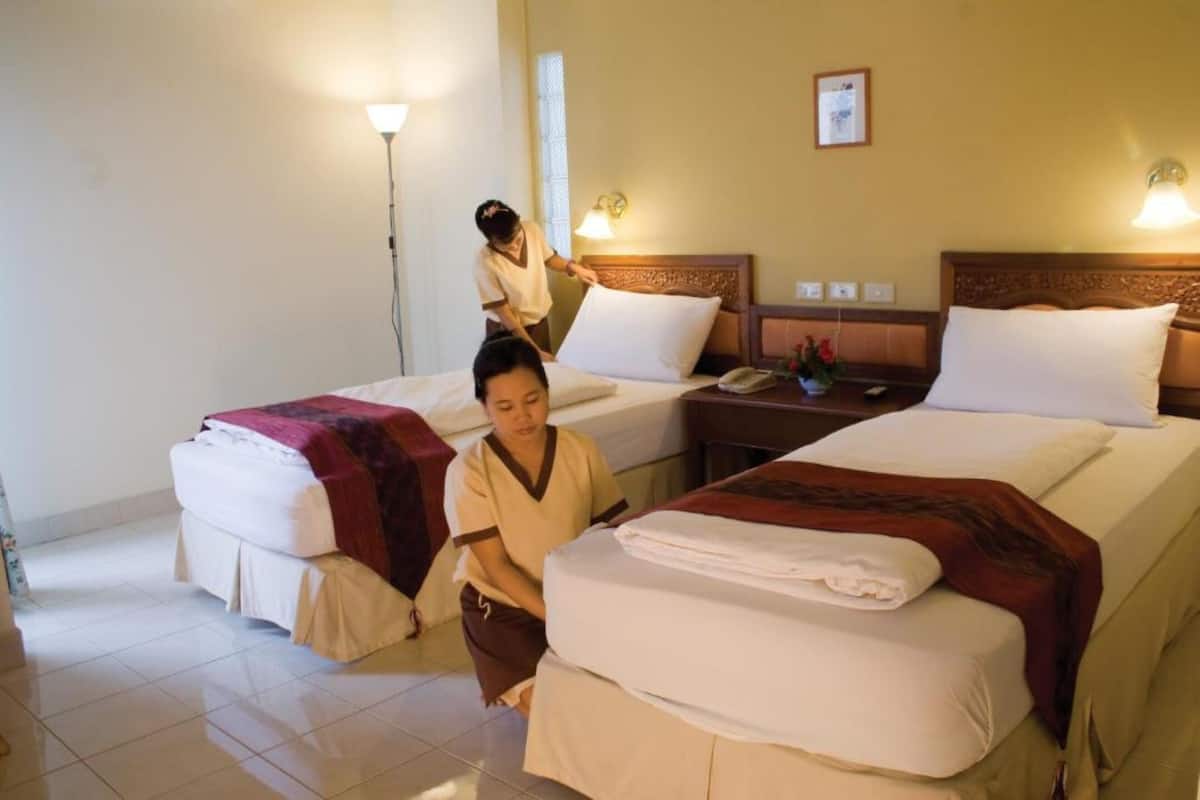 Desk, free WiFi, bed sheets