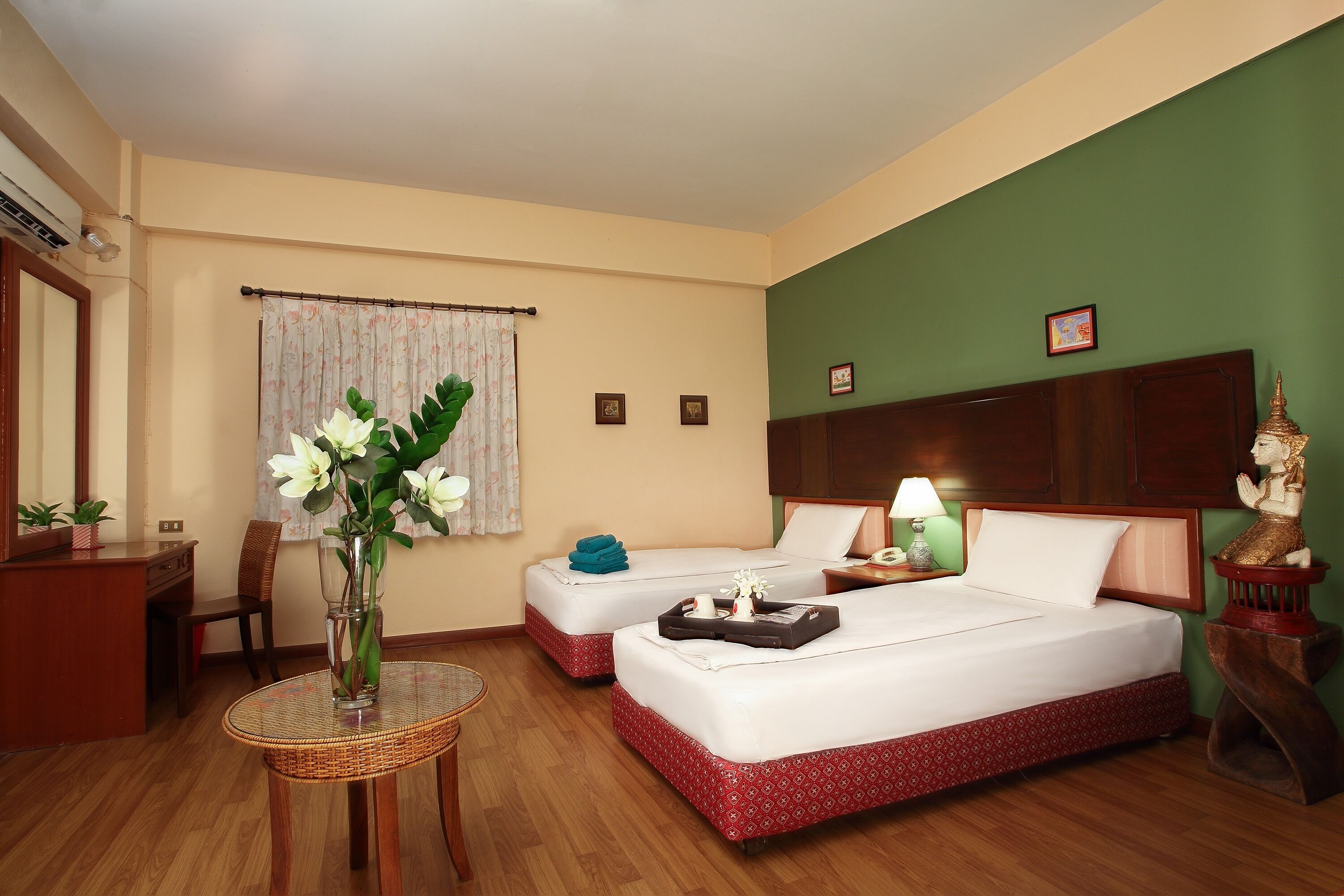 superior twin room | 1 bedroom, desk, free wifi, bed sheets