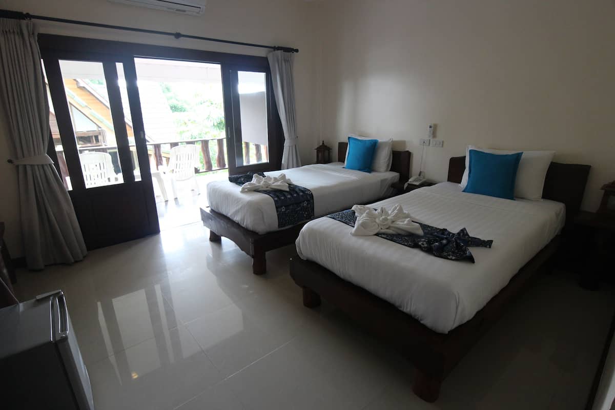Superior Twin Room | Free WiFi, bed sheets