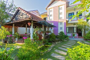 Interior entrance - Do River Homestay (Da Nang)