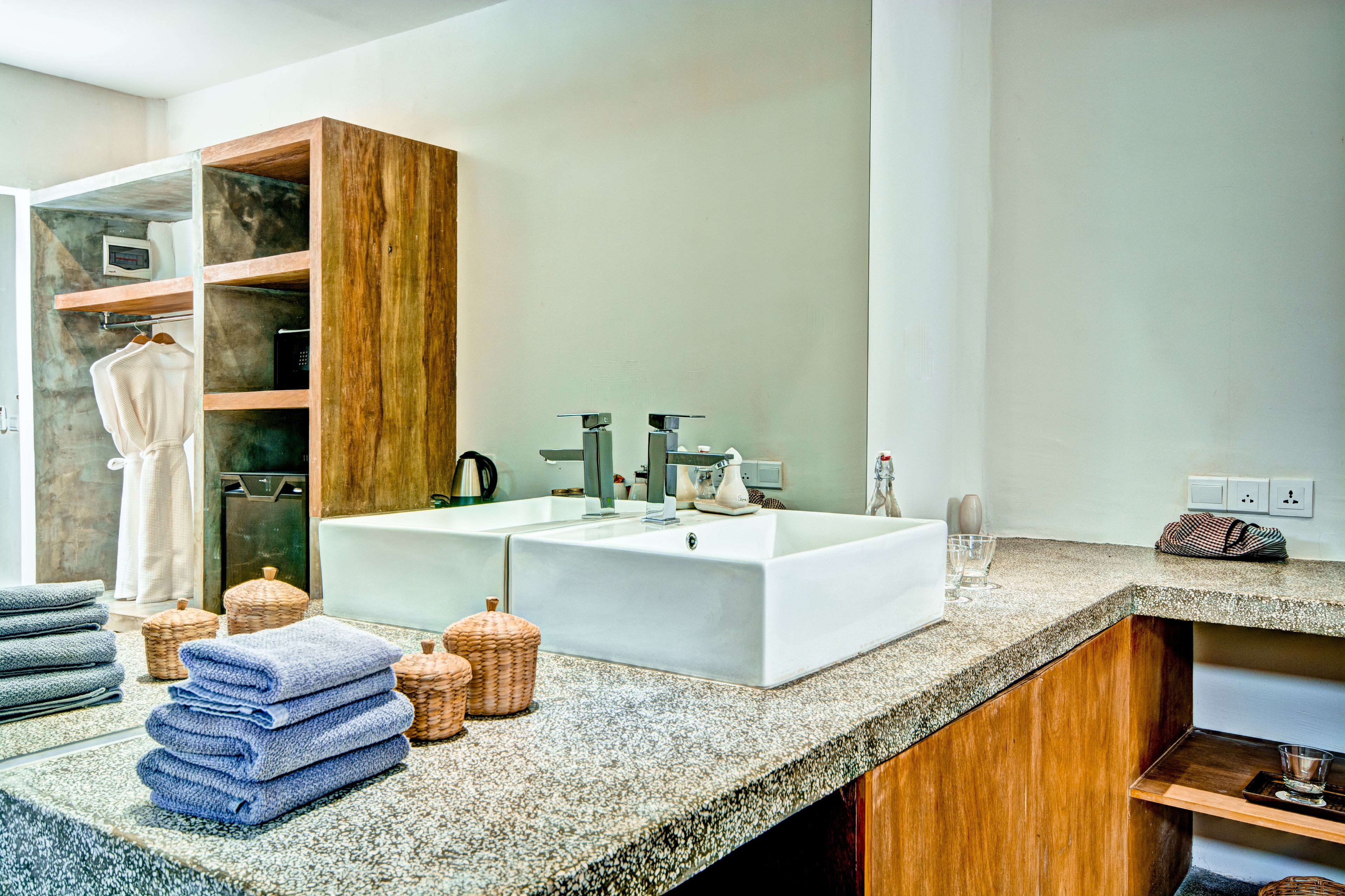 classic king - free pick up | bathroom sink