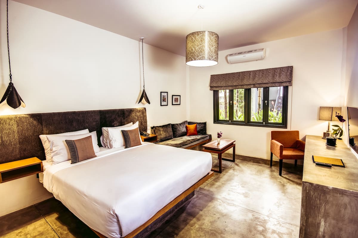 3 bedrooms, premium bedding, pillow-top beds, minibar
