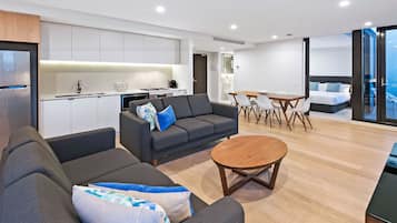 Three Bedroom Family Apartment | Private kitchen | Full-size fridge, microwave, stovetop, dishwasher