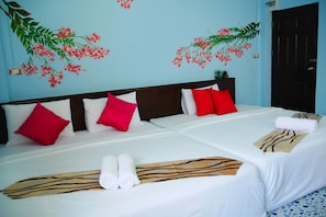 Desk, soundproofing, rollaway beds, free WiFi