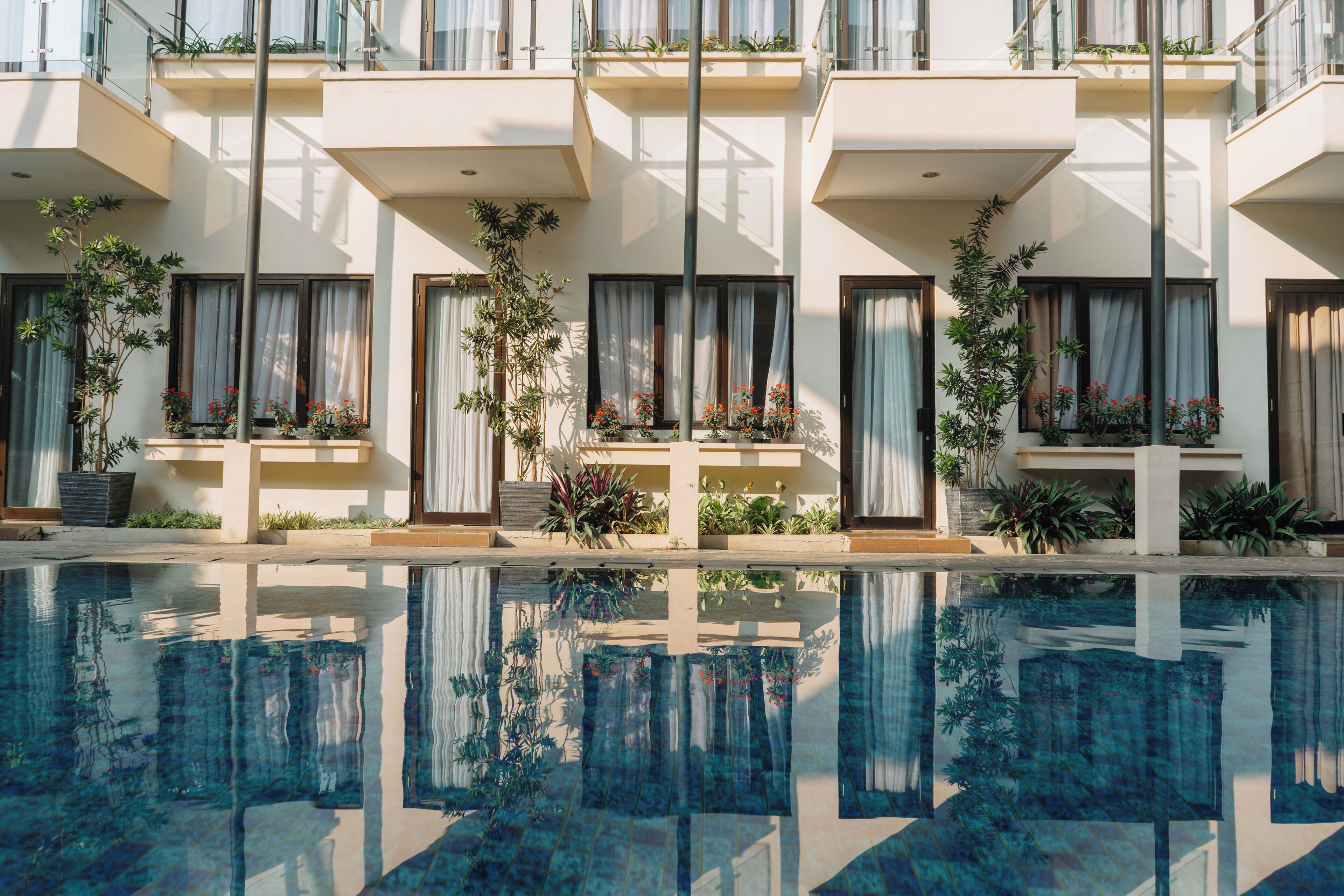 Außenpool, Liegestühle