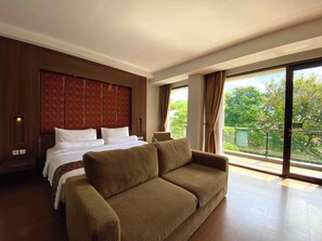 In-room safe, desk, soundproofing, iron/ironing board