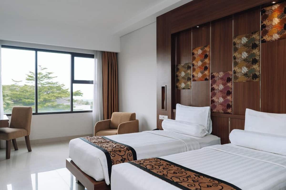 Quarto luxo | Cofres nos quartos, escrivaninha, quartos à prova de som