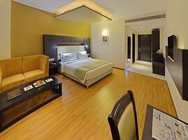 Premium bedding, minibar, in-room safe, individually furnished