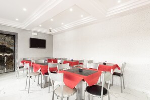 Free daily continental breakfast  - Hotel Bella Napoli (Naples)