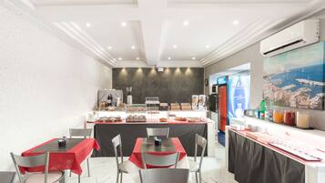 Petit déjeuner continental compris tous les jours