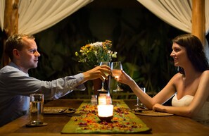 Couples dining - Bunut Garden Luxury Private Villa (Ubud)
