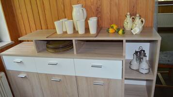 Appartement Familial, 1 chambre | Coin cuisine privé | Réfrigérateur, micro-ondes, plaque de cuisson, cafetiÚre/bouilloire