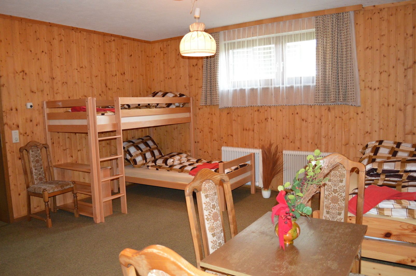 1 bedroom, desk, free cots/infant beds, free WiFi