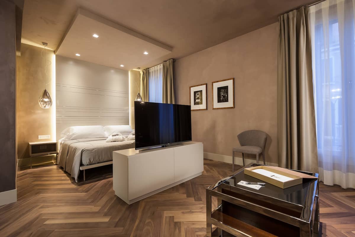 Suite, Kanalblick (corner, sensory shower, Turkish bath)