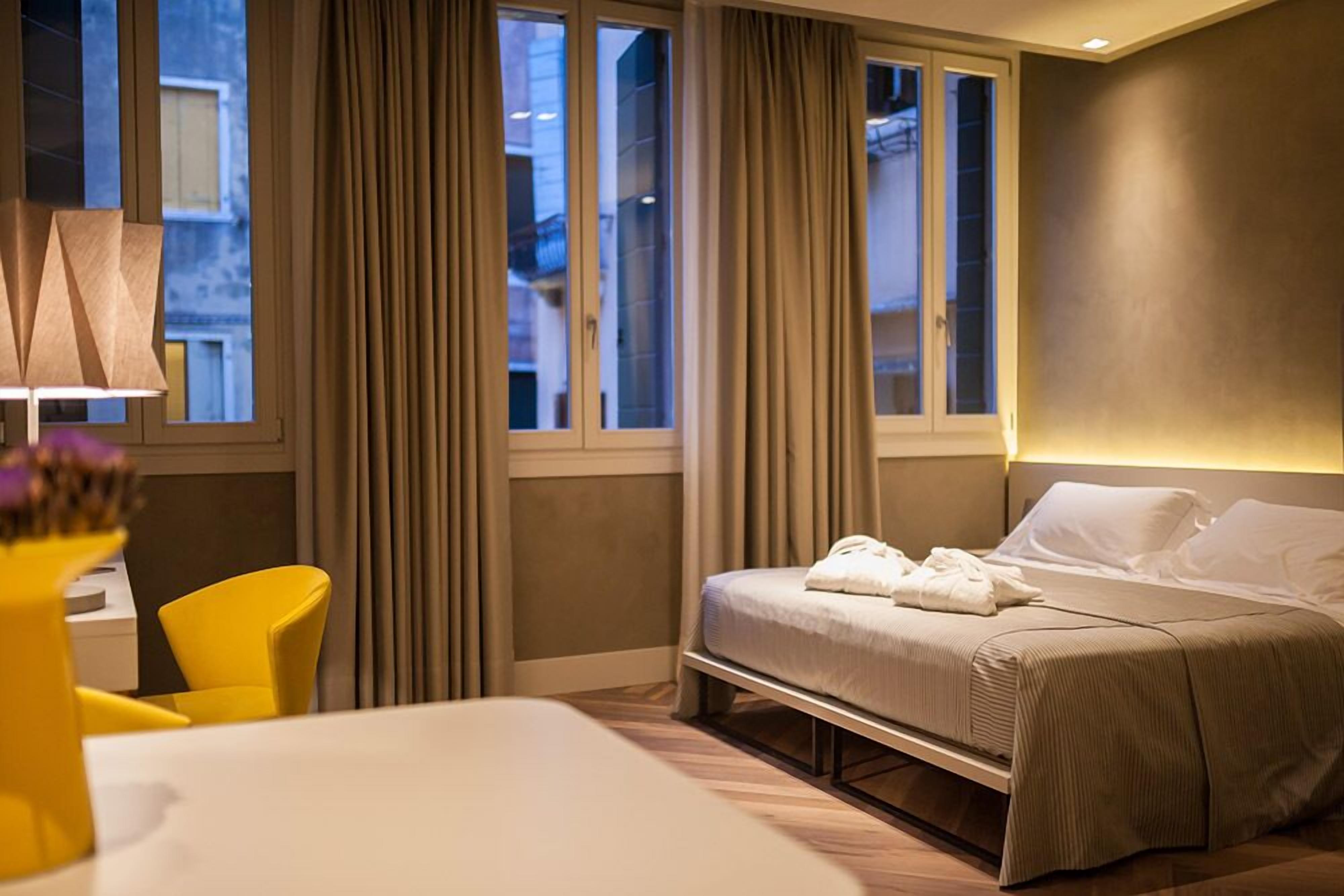 suite, garden view (sensory shower and turkish bath) | down duvets, minibar, in-room safe, desk