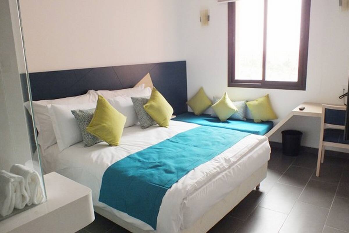 standard single room | desk, blackout curtains, soundproofing, free wifi