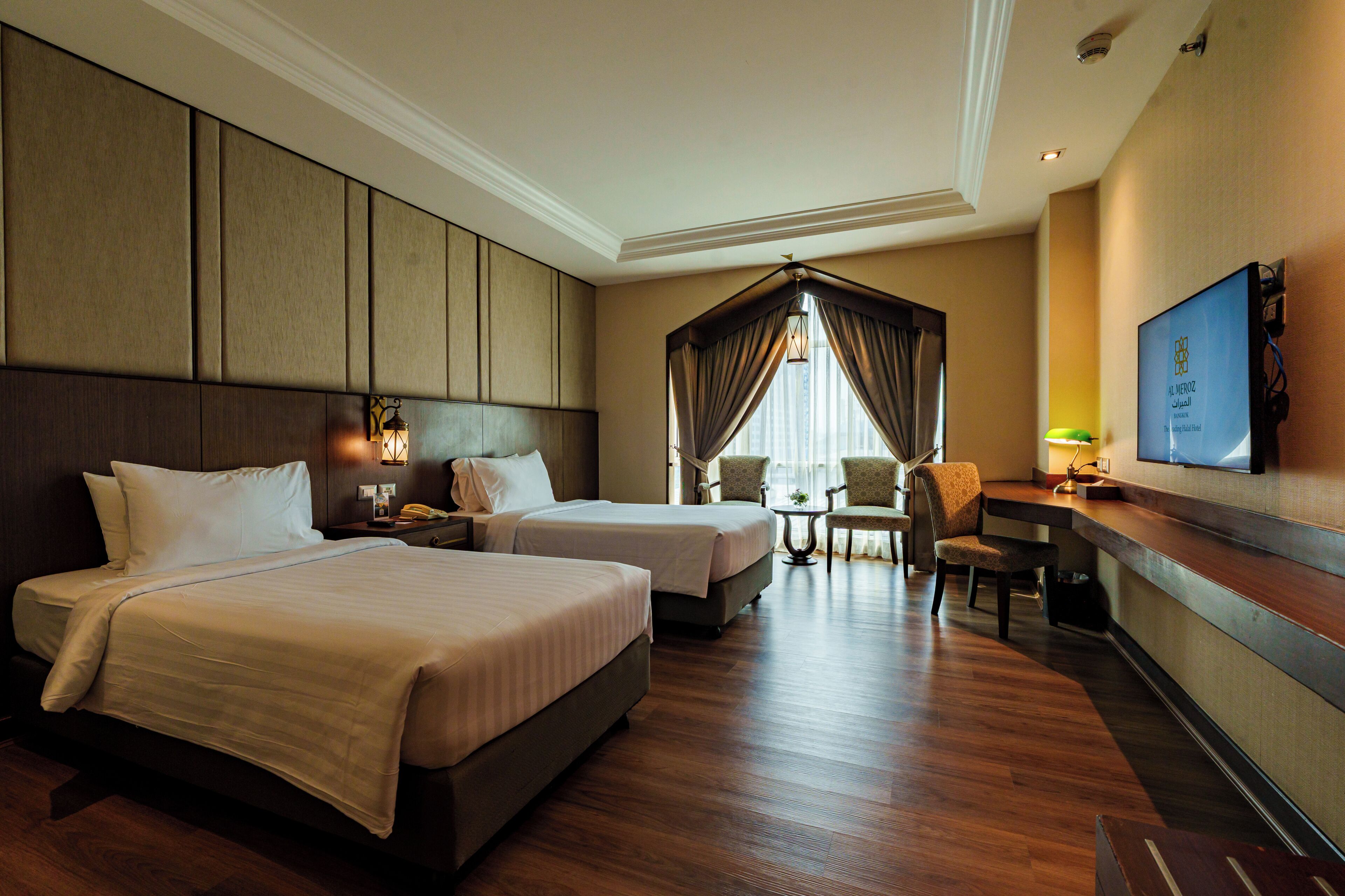 Superior Twin Room | Minibar, in-room safe, desk, blackout drapes