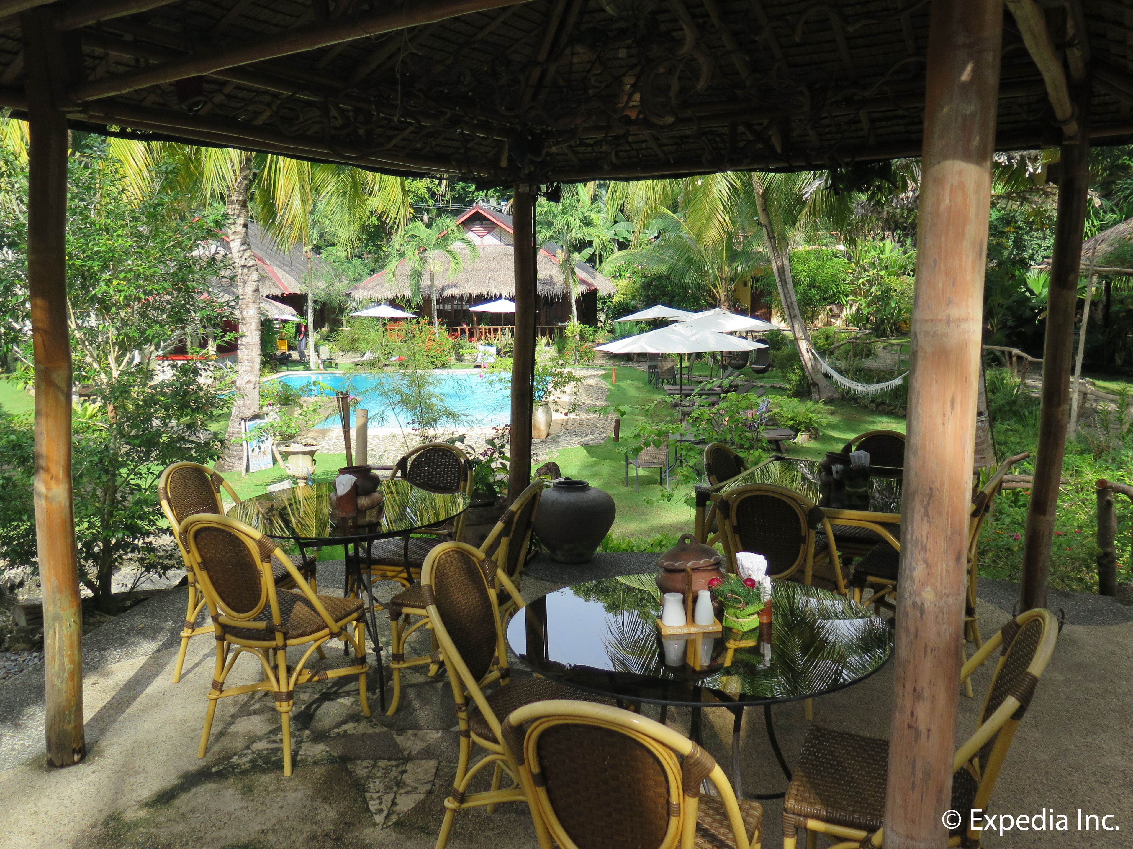 2 restaurants, breakfast, lunch, dinner served; international cuisine