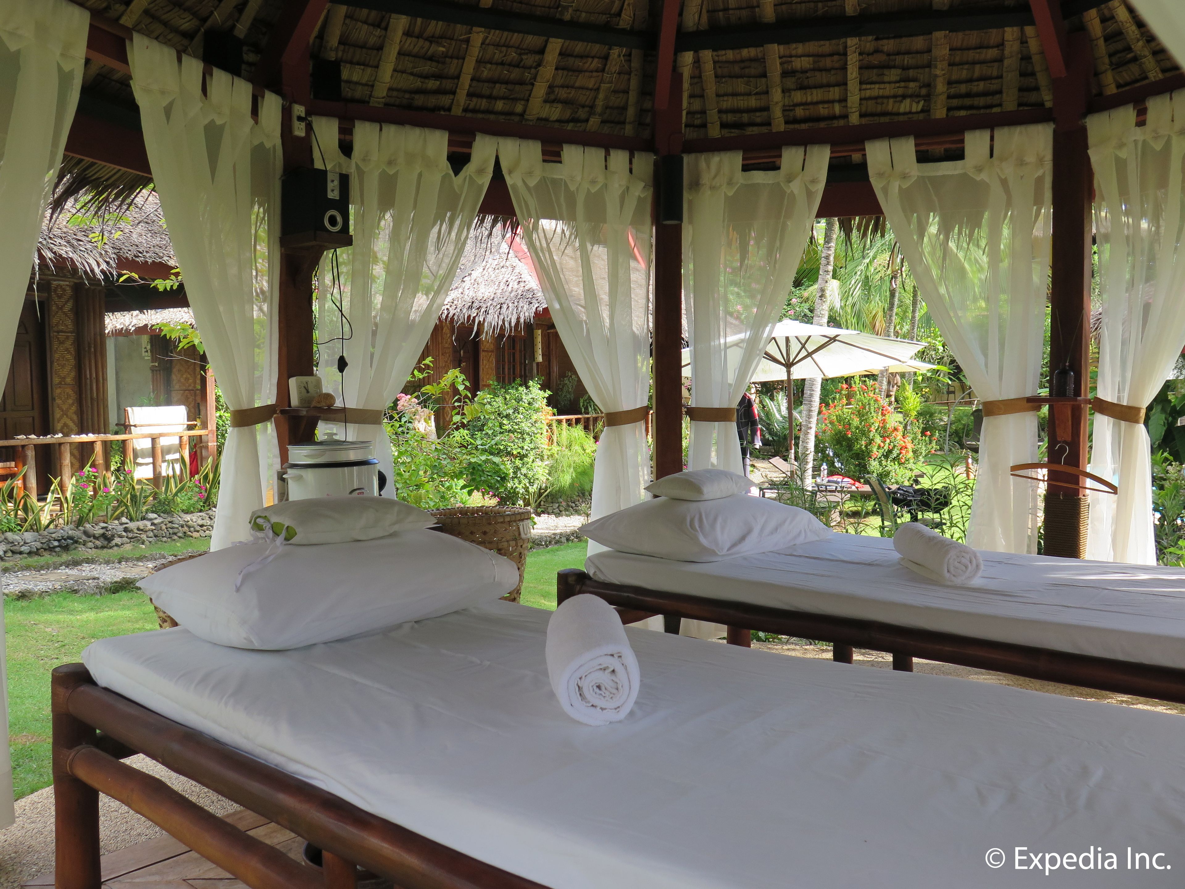 aromatherapy, hot stone massages, swedish massages, body scrubs, facials