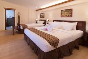 Suite Room Garden/Pool View - Oasis Resort (Panglao)