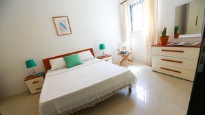 1 bedroom, premium bedding, desk, blackout drapes - Sliema Penthouses (Sliema)