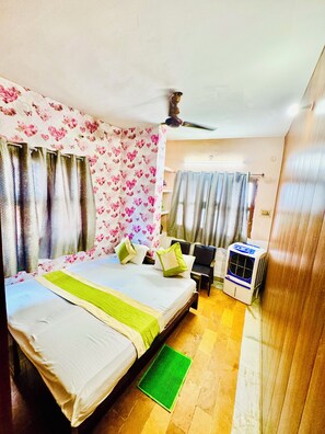 In-room safe, desk, rollaway beds, free WiFi