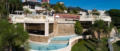 Façana frontal de l'allotjament