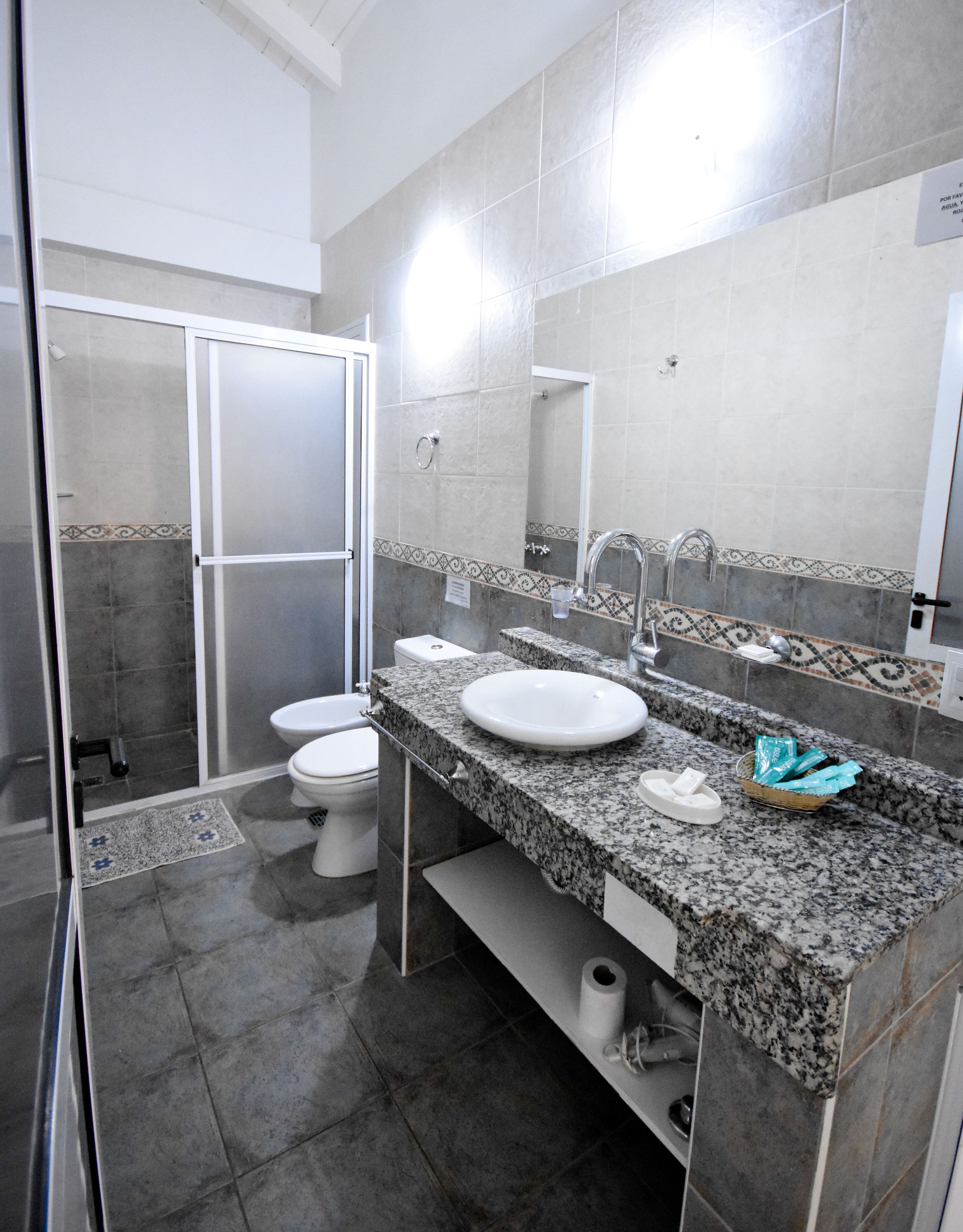 shower, rainfall showerhead, free toiletries, hair dryer