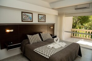 Superior Quadruple Room, Balcony, Hill View