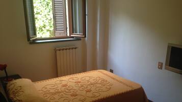 Apartment, 2 Bedrooms | Premium bedding, desk, free cots/infant beds, rollaway beds