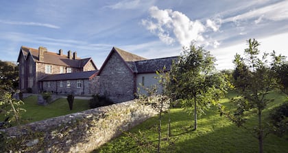 Penrhiw Priory